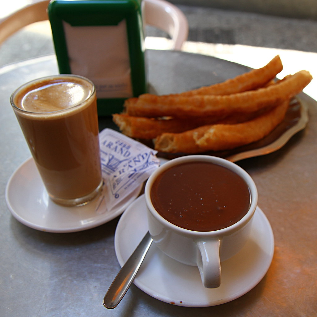 Churros y chocolate is a rich, decadent breakfast in Málaga!