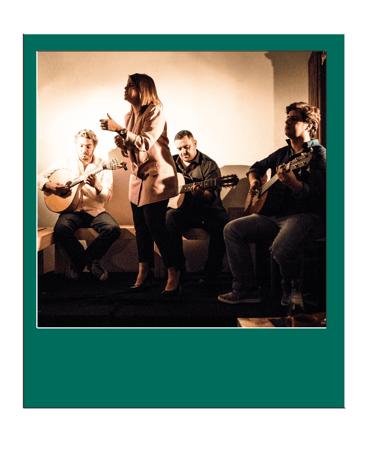 A women singing Fado at the Lisbon Food & Fado Lover Tour